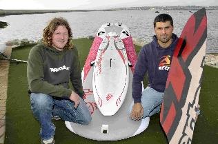 Speed Week preview - Windtek's Nick Russell and Richard Fabbri with a two-man windsurf board and a smaller one-man board at W&PNSA. (051009)
