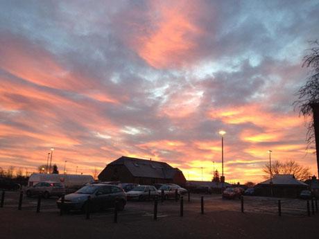 Red sky in Shaftsbury. Photo tweeted by Jo Hawker (@pudseyjo)