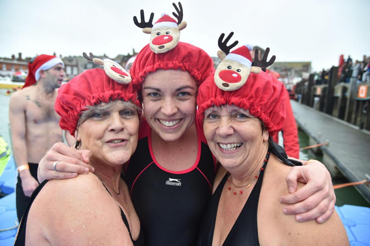 Weymouth Harbour Christmas Swim 2015