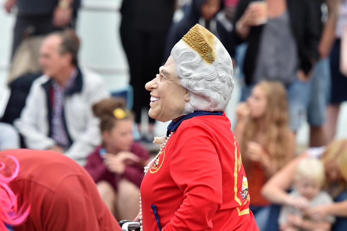 GOD SAVE THE QUEEN: Elizabeth II makes a guest appearance at Weymouth Carnival (not really though)