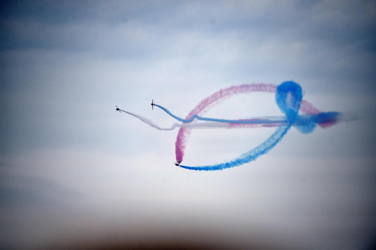 PRETZEL: Red Arrows twist and turn to delight revellers