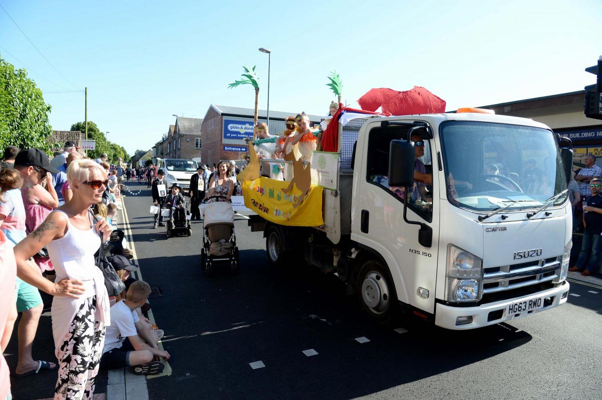 The town centre came alive for 2017's Dorchester Carnival 
