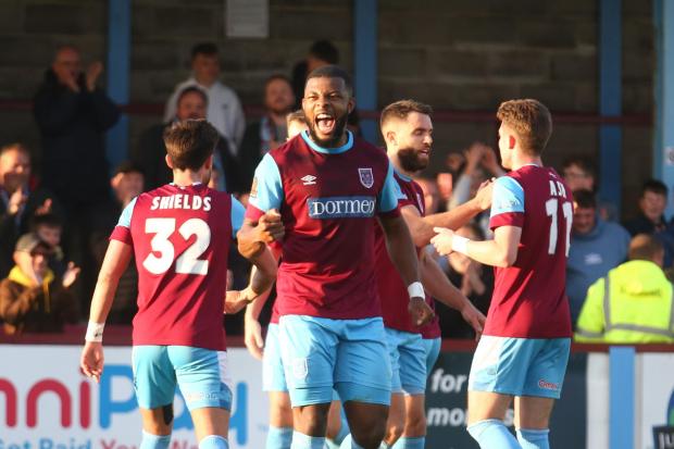 Terras and Magpies live match updates