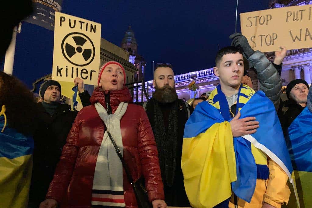 Hundreds gather in Belfast to denounce invasion of Ukraine - Vimarsana News