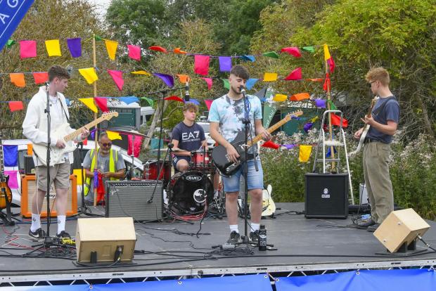 Dorset Echo: A band entertaining at the Weymouth food festival at Lodmoor Country Park.  30th July 2022.  Picture Credit: Graham Hunt Photography